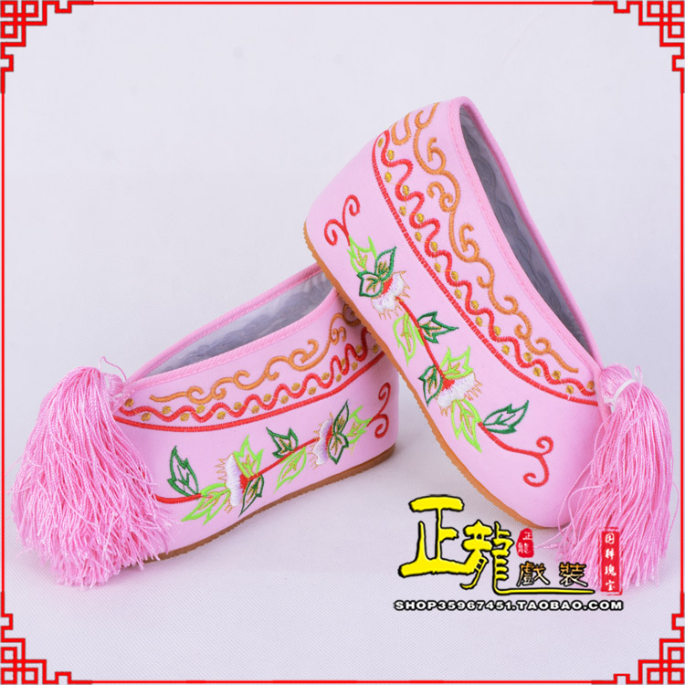 东莞花旦鞋女绣花彩鞋 舒适款草花内高彩鞋